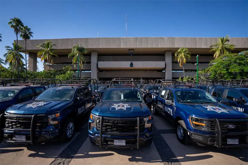 Rocha Moya entrega 80 patrullas para reforzar la seguridad en Sinaloa