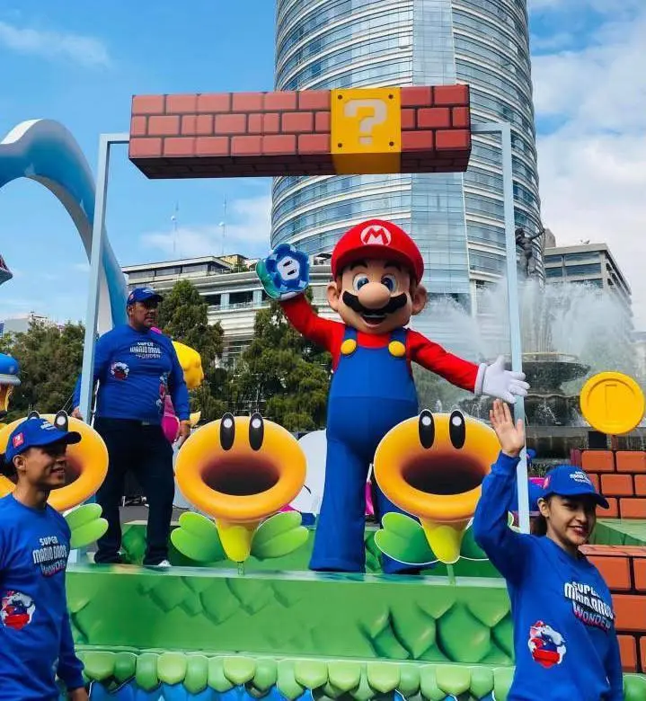 Durante el desfile podrás disfrutar de personajes de caricaturas gigantes. Foto: Cortesía.