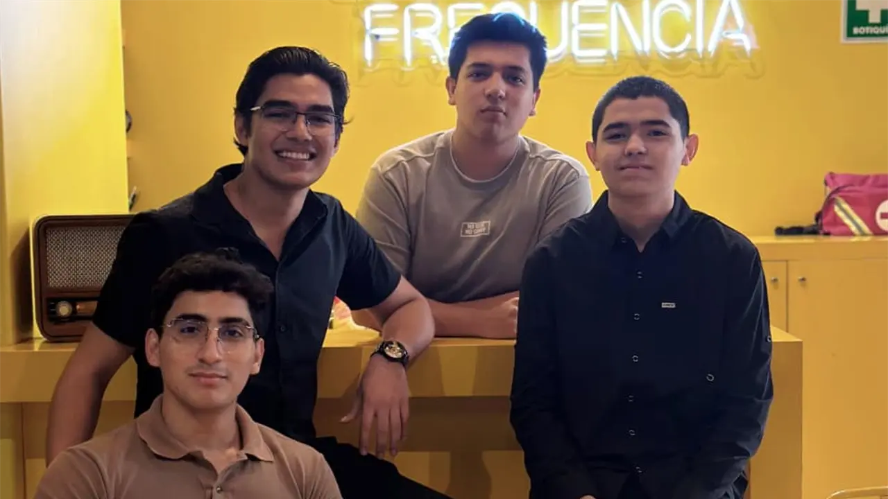 La Nueva Serie es una agrupación de cuatro talentosos jóvenes de Culiacán que buscan posicionarse en el gusto de los amantes del regional mexicano.