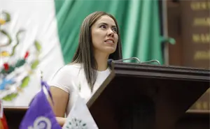 ¿Quién es la alcaldesa de Apatzingán y a cuál partido pertenece?