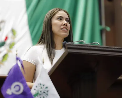 ¿Quién es la alcaldesa de Apatzingán y a cuál partido pertenece?