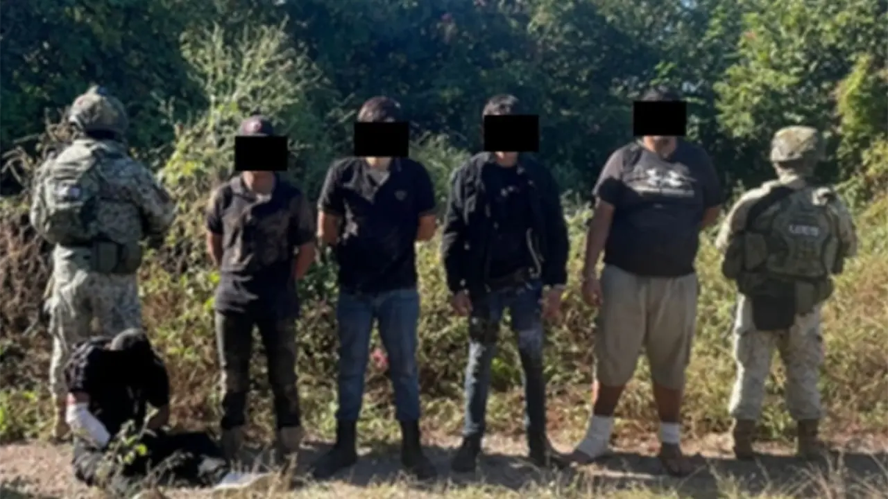 En un operativo de alto impacto en Rosario, Sinaloa, las fuerzas federales repelieron una agresión armada y liberaron a dos víctimas de secuestro.