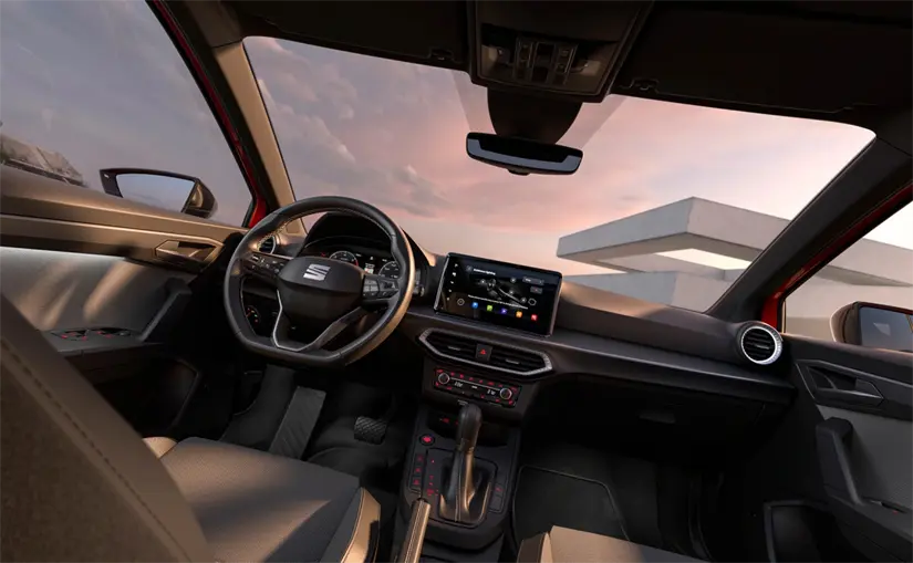 Así luce por dentro el Ibiza 2026, con tecnología y confort como sus sellos. Foto: SEAT