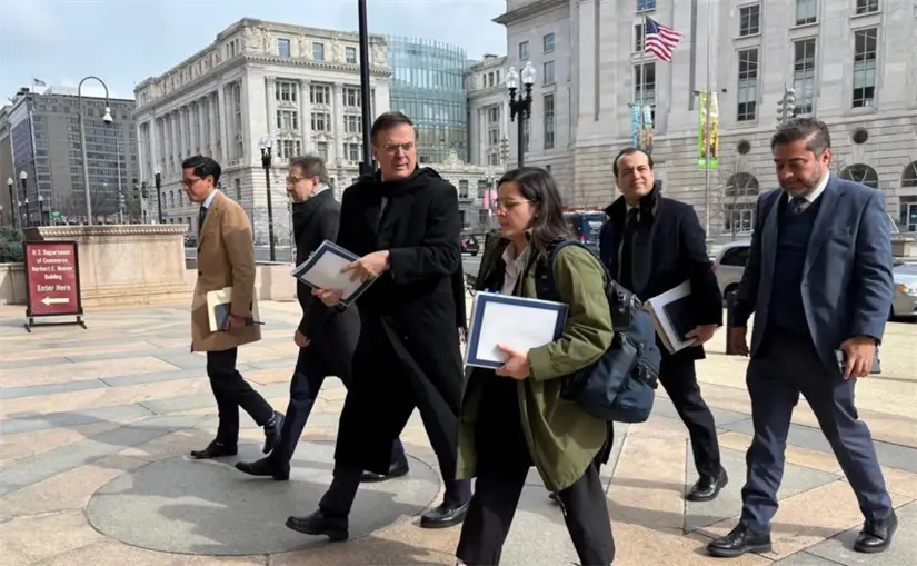 El secretario de Economía, Marcelo Ebrard, y su equipo de trabajo enviados a Washington en febrero para negociar el tema de los aranceles. Foto: Especial