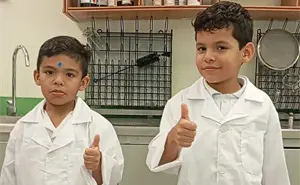 Niños de primaria en Culiacán crean plantillas naturales que eliminan el mal olor del calzado