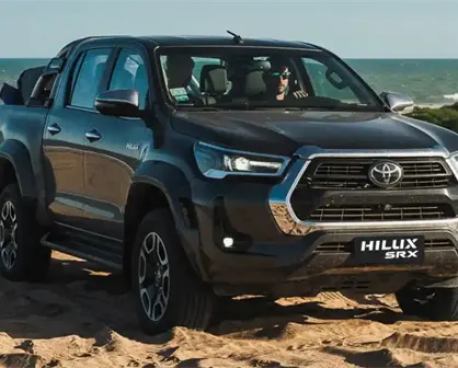 Con versiones eléctricas e híbridas, Toyota renueva al pick-up más vendido: Toyota Hilux 2026