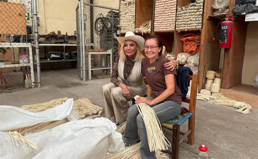 La polémica de Omega Vázquez surgió a raíz de un video para promocionar una fábrica de sombreros en Michoacán. Foto: Especial