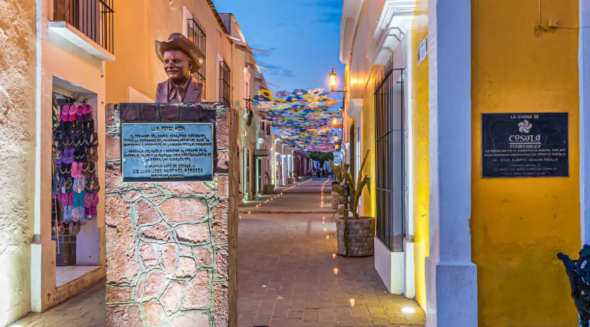 Vista general del callejón Luis Pérez Meza, en la cabecera municipal de Cosalá Sinaloa. Captura Sinaloa 360, Miguel Ángel Victoria