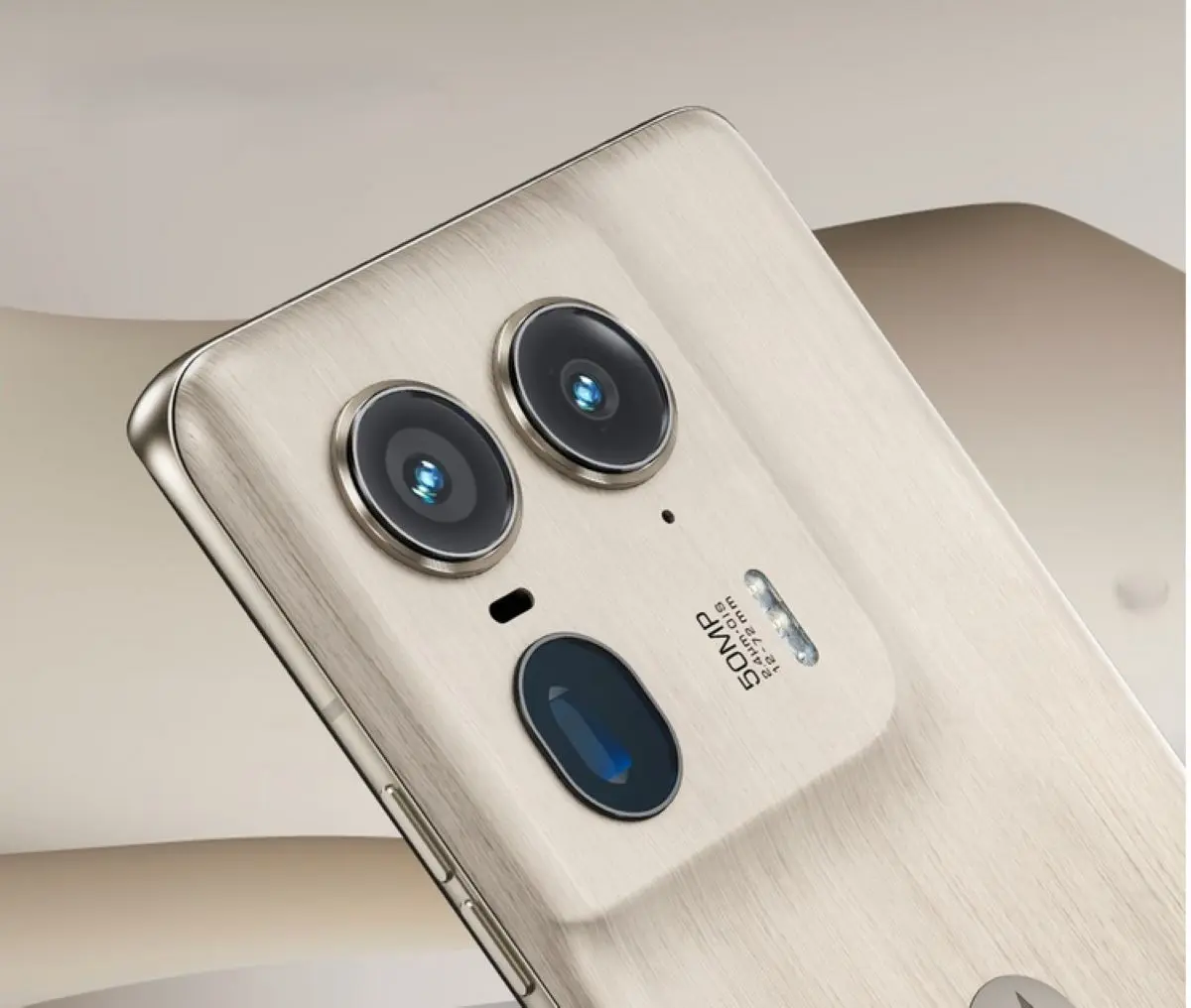 Smartphone Motorola con telefoto de 64 megapíxeles. Foto: Cortesía