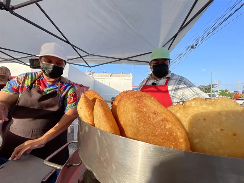 En cada gordita y cada vaso de atole, chocolate y avena, Paulino y su familia nos recuerdan que los sueños, con dedicación y fe, sí se cumplen. Foto: Lino Ceballos
