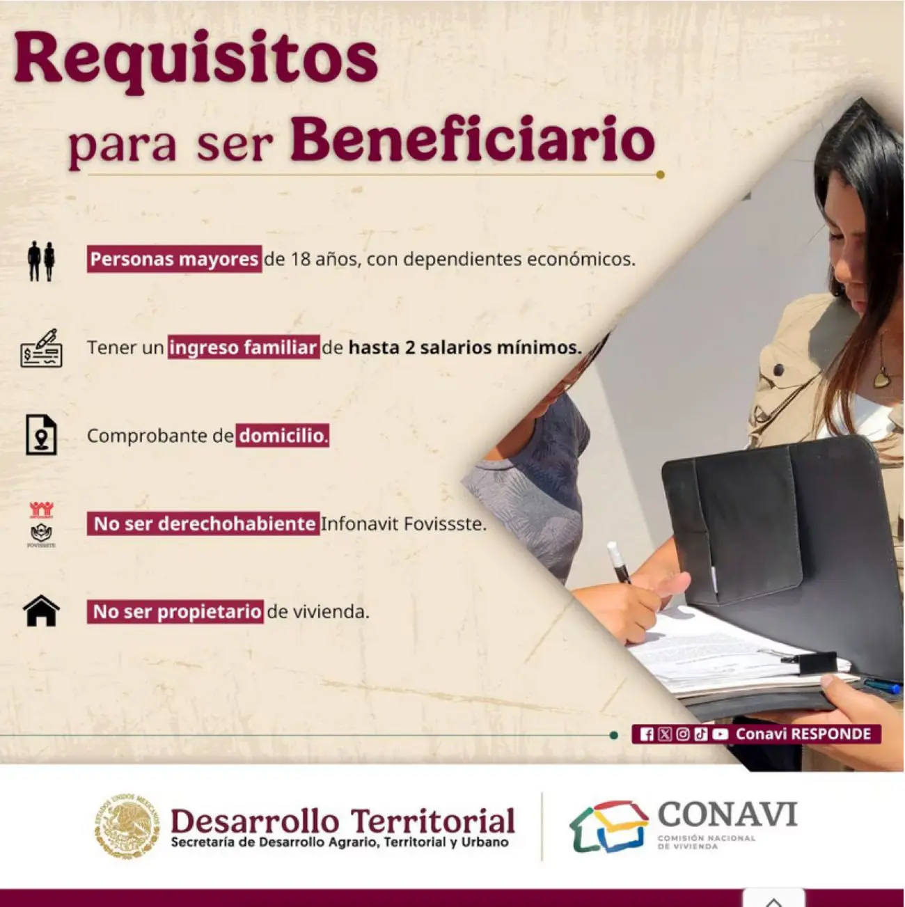 Documentos para el registro de Viviendas del Bienestar en Sinaloa. Foto: Cortesía
