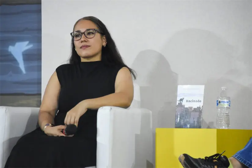 La escritora Bibiana Hernández presentó su obra 