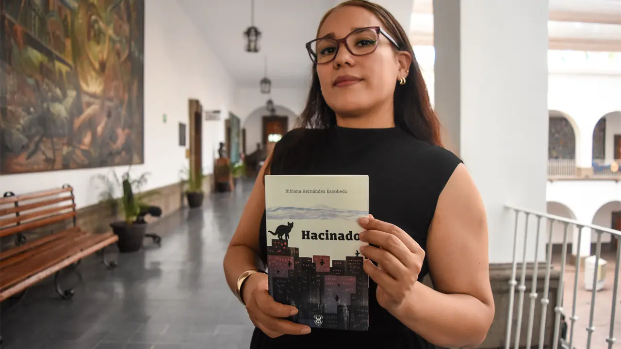 Bibiana Hernández presenta su libro Hacinado, una obra que revela la realidad de muchos habitantes de Barrancos. Fotos: Lino Ceballos.