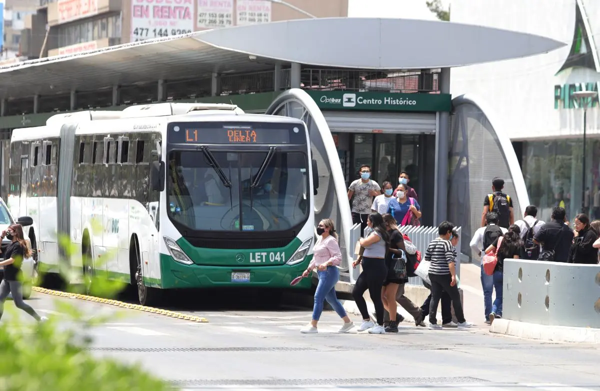 Transporte público de Léon para llegar al Festival del Globo 2025. Foto: Cortesía