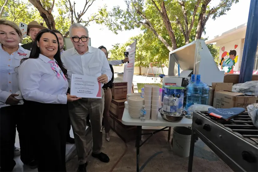 Badiraguato sigue recibiendo inversión en infraestructura educativa entregan aulas, enseres y anuncian bicicletas para más de 80 alumnos.