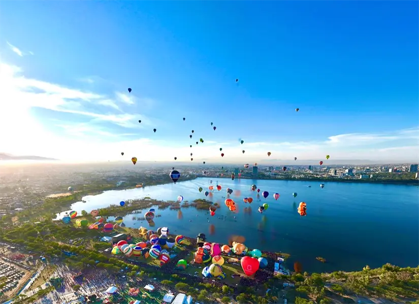 Participan más de 200 globos en el Festival del Globo 2025 en León. Foto: Cortesía
