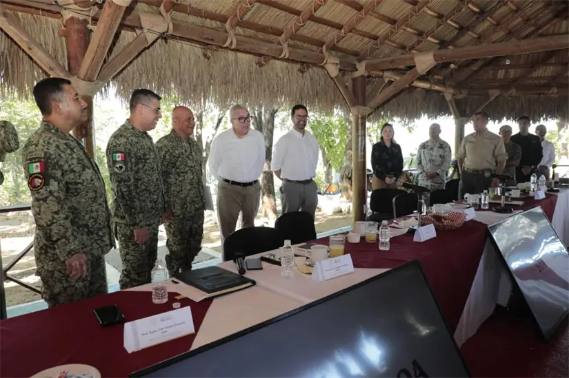 SEDENA recibe título de propiedad del cuartel de Badiraguato tras Mesa de Seguridad