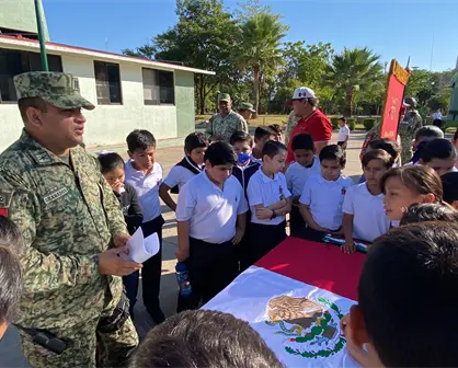 Alumnos de primaria de San Ignacio descubren cómo trabaja el Ejército Mexicano durante visita guiada