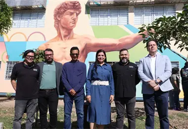 Develan "La Crea-acción", un mural monumental en la Escuela de Diseño y Artes Visuales de la UAS