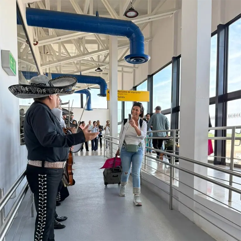 Arranca operaciones el vuelo Toronto-Puerto Vallarta. Foto: Cortesía