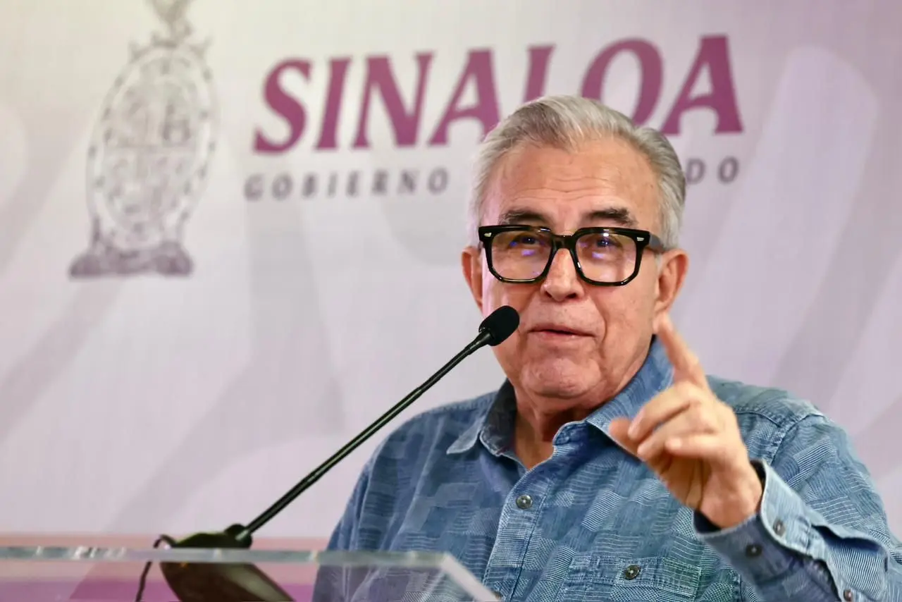 El gobernador Rubén Rocha Moya anuncia la ampliación del programa “Ponte al Corriente” hasta el 28 de noviembre durante la Conferencia Semanera.