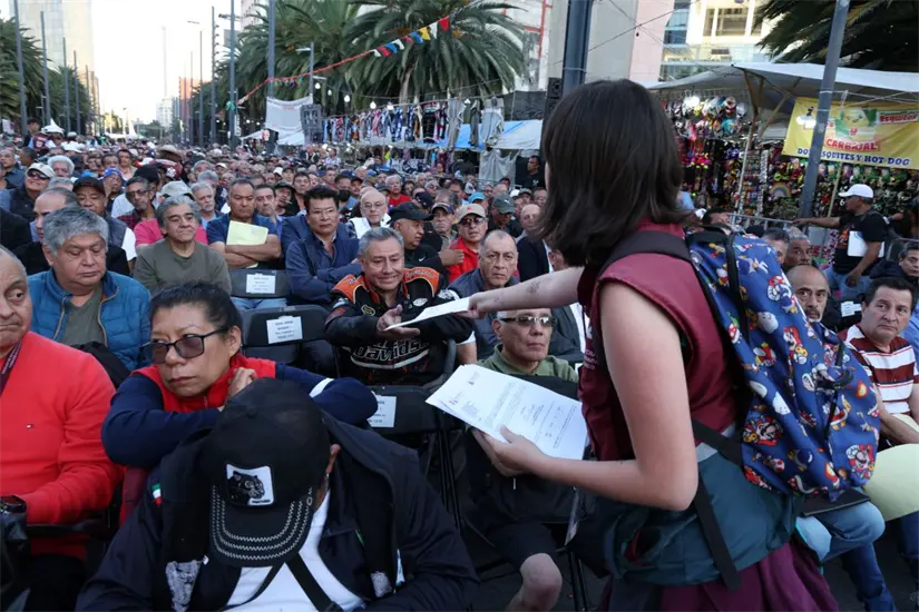 Hombres del Bienestar en CDMX deposita 3 mil pesos al bimestre. Foto: Cortesía