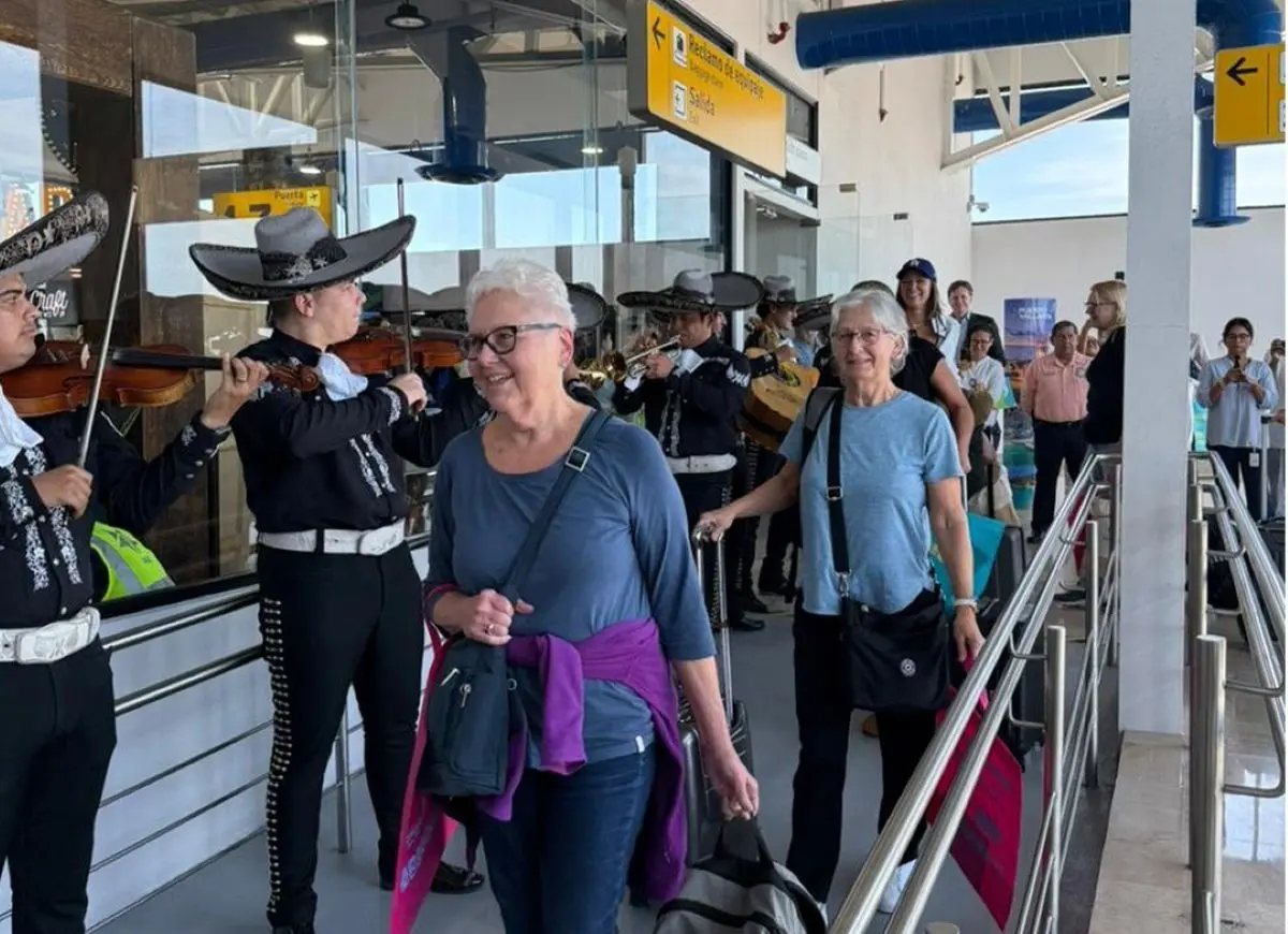 Vuelo inaugural de Toronto-Pùerto Vallarta. Foto: Cortesía
