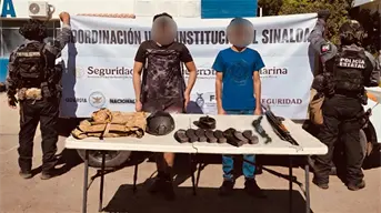 Detienen a dos civiles en Culiacán; aseguraron fusiles AK-47, municiones y equipo táctico