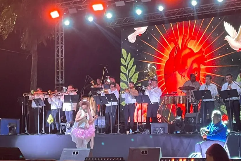 LAmenor sorprendió al público al dar voz a 