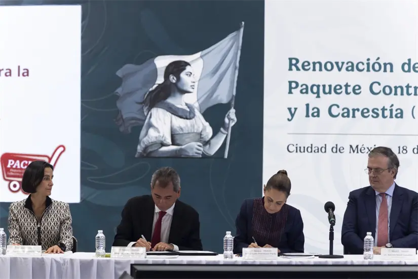 Así fue la firma de la renovación del Pacic entre gobierno federal y empresarios. Foto: Presidencia