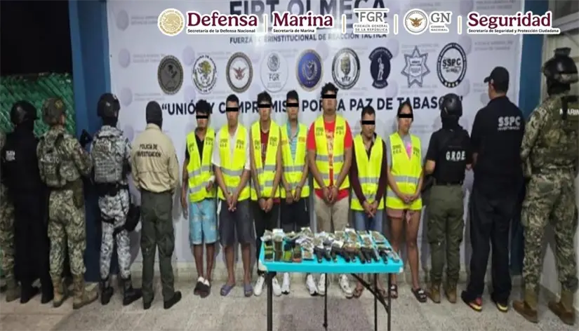 7 detenido con drogas y armas en Macuspana. Foto: SSPC