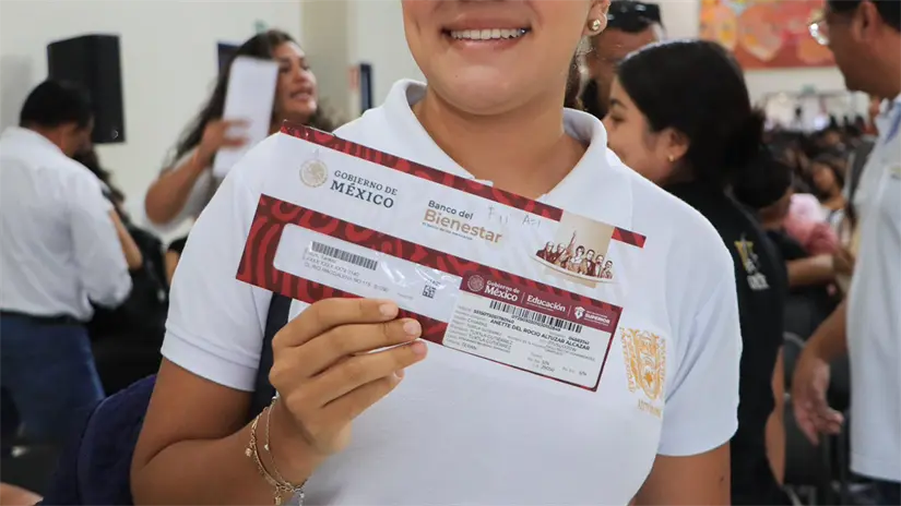 Solo los beneficiarios de la beca Rita Cetina podrán recibir el depósito del Banco del Bienestar. Foto: Cortesía.