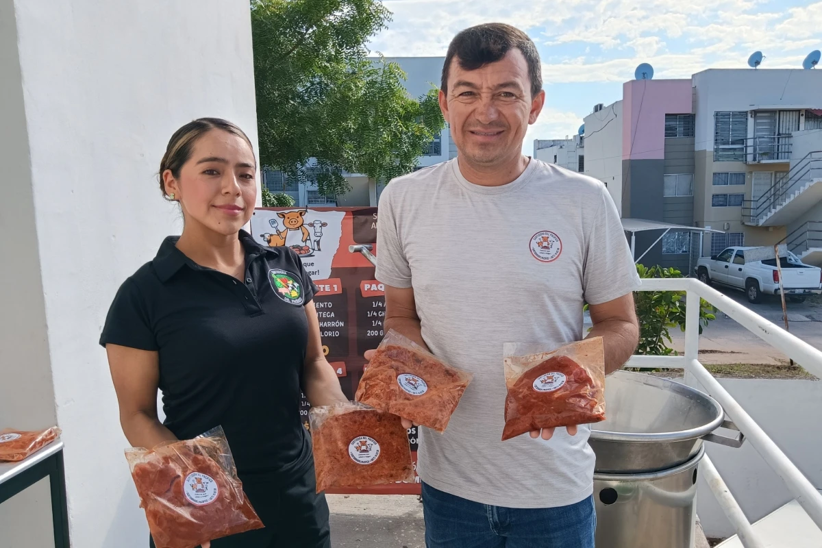 Vecino del fraccionamiento Los Ángeles desde hace cinco años, Erick decidió emprender cerca de casa para fortalecer los lazos comunitarios. | Imágenes de Francisco Castro