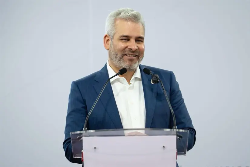 El gobernador de Michoacán, revela detalles de la Beca Gertudris Bocanegra. Foto: Cortesía