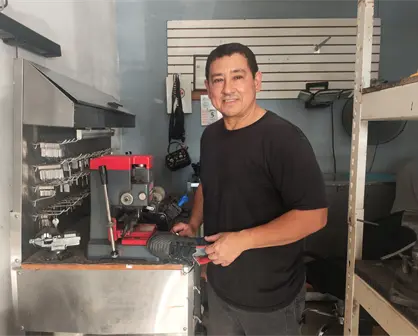 Se sac&oacute; la loter&iacute;a y puso su reparadora de calzado, con un remolino de suerte ha cosido sue&ntilde;os durante tres d&eacute;cadas en Culiac&aacute;n