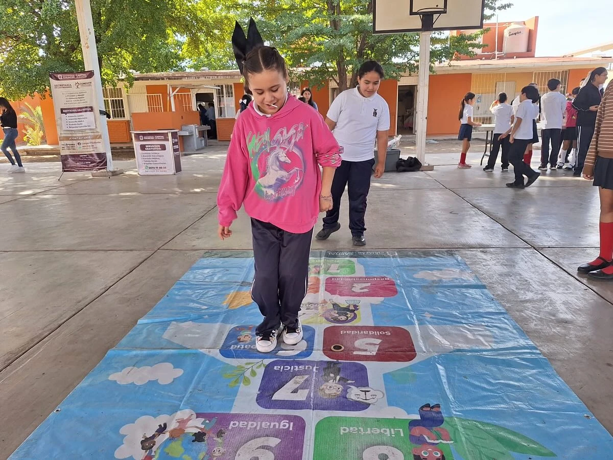 Compavif fomenta ambientes escolares seguros con dinámicas lúdicas en la primaria que se ubica en la colonia Emiliano Zapata. Foto: Ayuntamiento de Culiacán