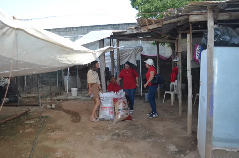 Donde hay amor, siempre hay esperanza… y en el corazón de Rosy, sobra de las dos. Foto: Juan Madrigal