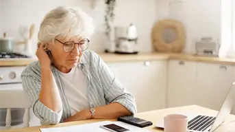 ¿Cuando aumente el salario mínimo, también aumentarán las pensiones en México?