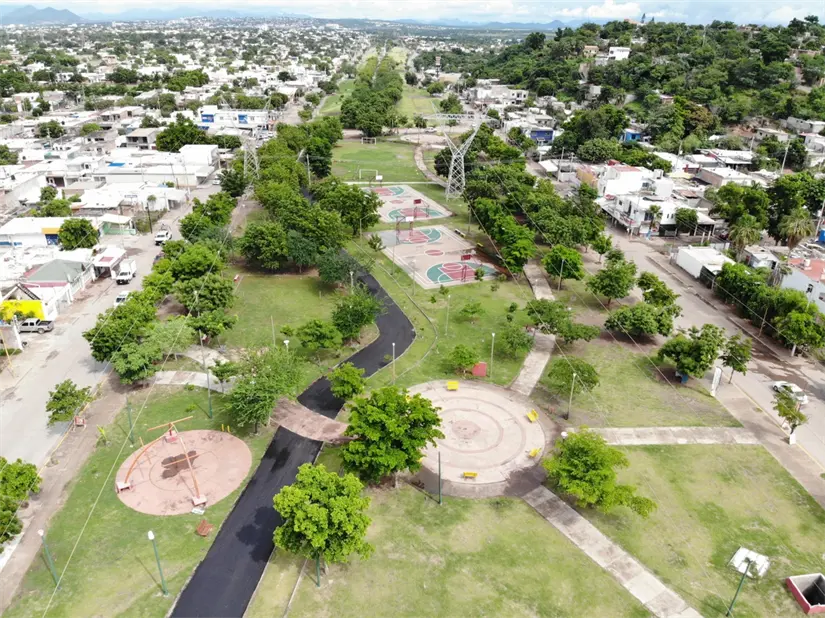En el sur de Culiacán renace un lugar para caminar, jugar y sentirse en paz, gracias a la renovación del parque lineal. Foto: Lino Ceballos