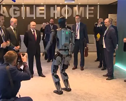 Rusia sorprende al mundo: robot con IA realiza baile frente al presidente de Rusia, Vladimir Putin y causa furor