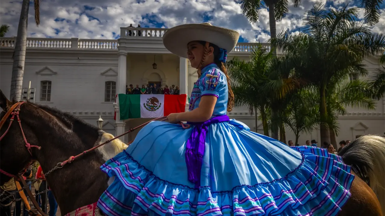 Culiacán celebra el 115 Aniversario de la Revolución Mexicana con desfile cívico.