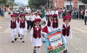 San Ignacio celebra con desfile el 115 aniversario de la Revolución Mexicana