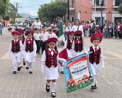 San Ignacio celebra con desfile el 115 aniversario de la Revolución Mexicana