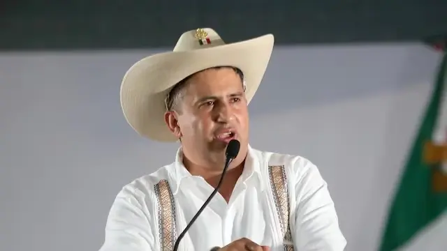 A pesar del miedo, Carlos Manzo siguió con su labor. Foto: Cortesía