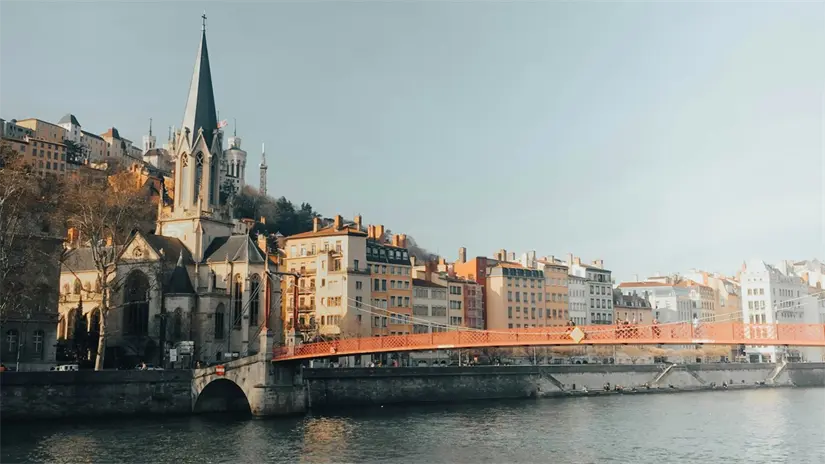 Admira la belleza de Lyon, en Francia. Foto: Unsplash. 
