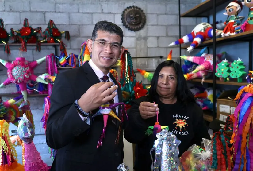 Piñatas de diferentes tamaños habrá en la Feria de la Piñata 2025 en Acolman. Foto: Cortesía