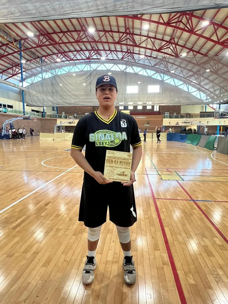 Valenzuela representando a Sinaloa en competencias nacionales, llevando en alto el nombre de su comunidad.