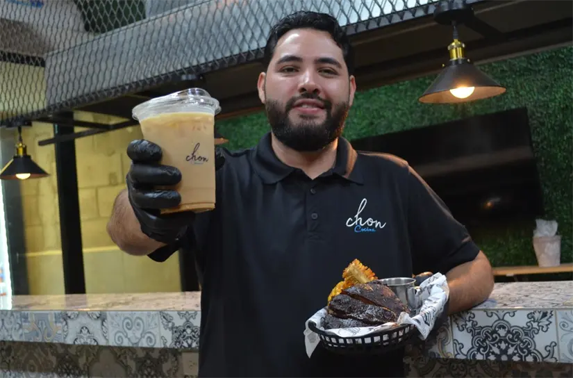 En cada café y cada platillo, Fernando transmite emociones que reconfortan el alma. Foto: Juan Madrigal