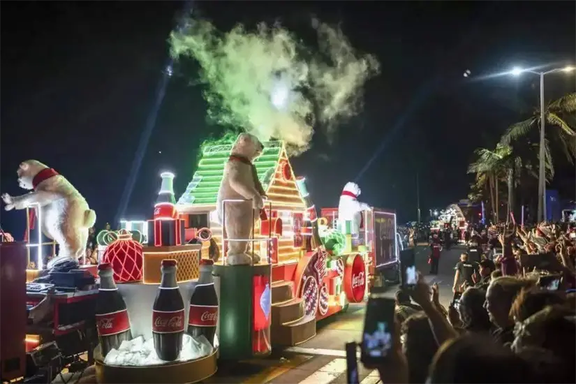 El 7 de diciembre estará la Caravana Coca Cola en Saltillo. Foto: Cortesía