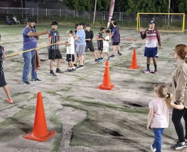 Familias se unen en una jornada deportiva que fomenta la paz y la diversión. Foto: IMDEC